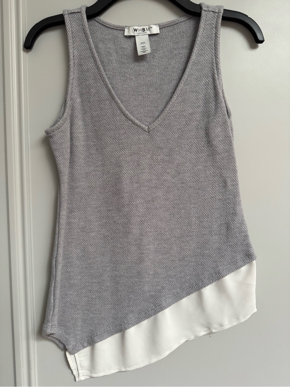 White House Black Market Gray Sleeveless V-Neck Knit Tank with White Hem